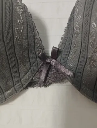 Sujetador Passionata gris con encaje