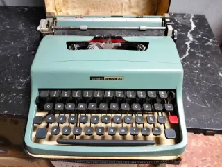 Máquina de Escribir Olivetti Lettera 32