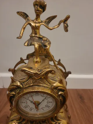 Reloj de sobremesa de bronce