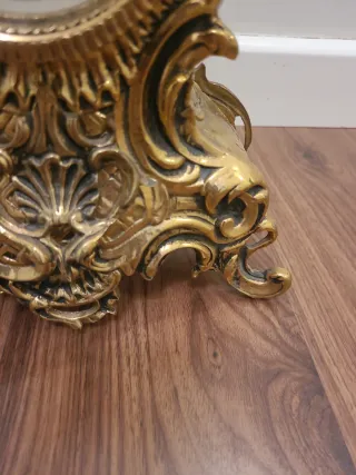 Reloj de sobremesa de bronce