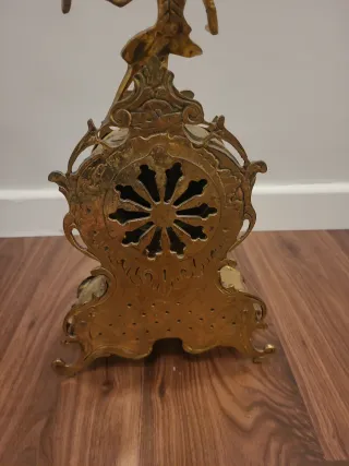 Reloj de sobremesa de bronce