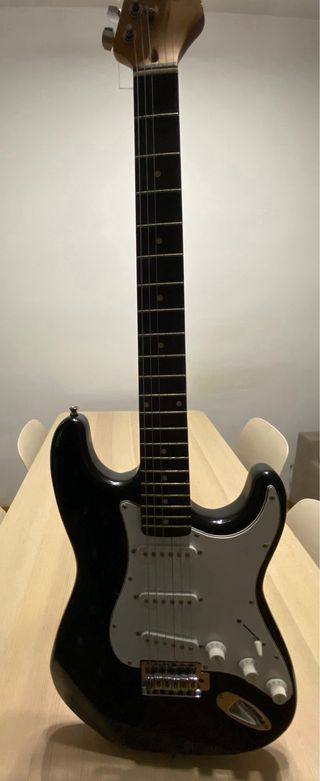Guitarra Eléctrica Negra