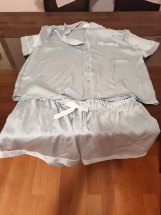 Pijama seda azul niña Talla 12-14. Sin estrenar