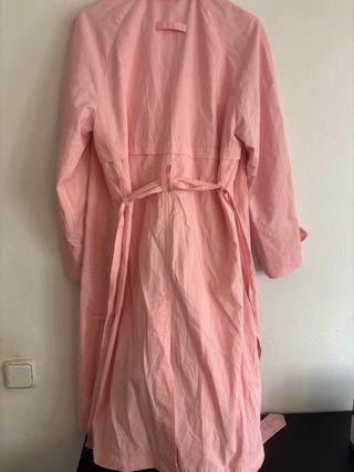 Chubasquero rosa Bershka Talla M