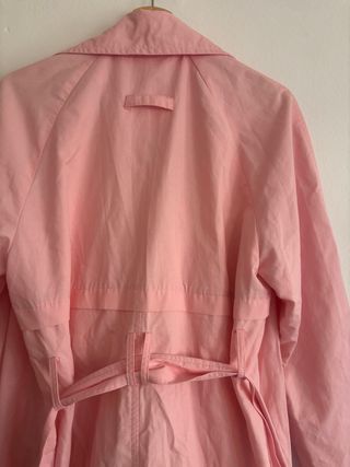 Chubasquero rosa Bershka Talla M