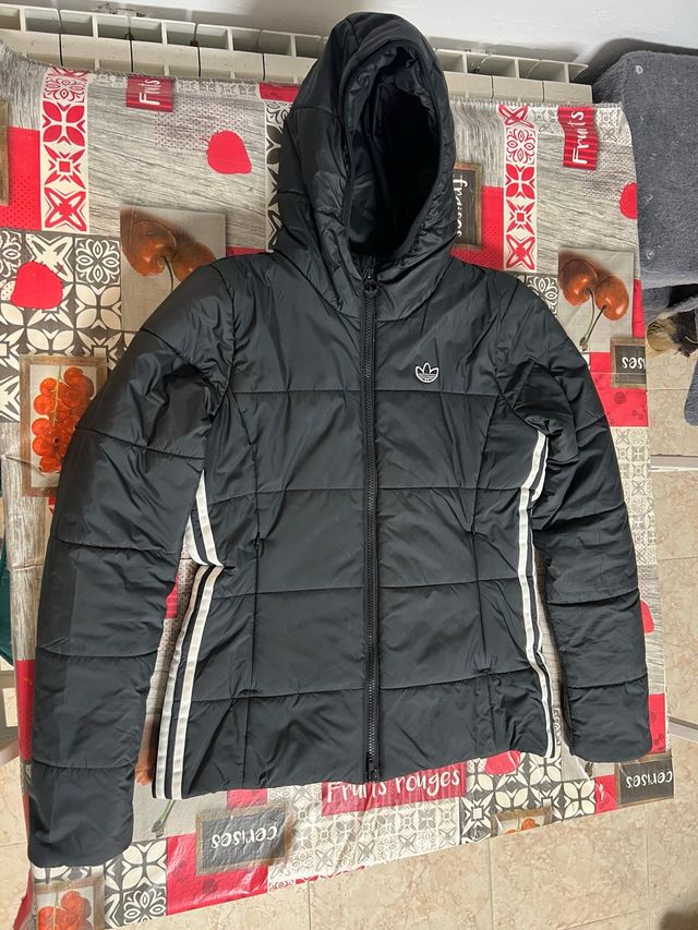 Chaqueta Adidas Negra con Rayas Blancas