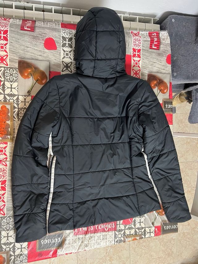 Chaqueta Adidas Negra con Rayas Blancas