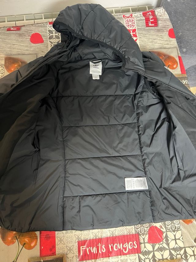 Chaqueta Adidas Negra con Rayas Blancas