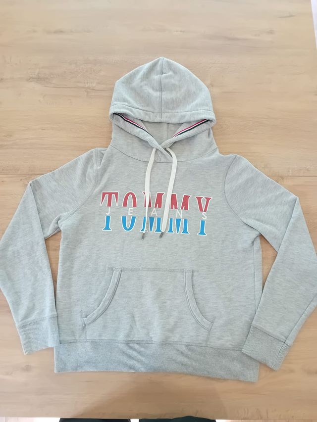 Sudadera Tommy Jeans Gris Logo Multicolor