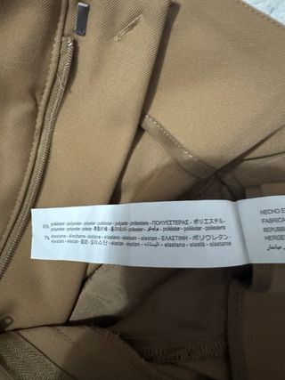 Pantalón marrón con cinturón