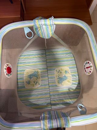 Parque para bebé con mosquitera