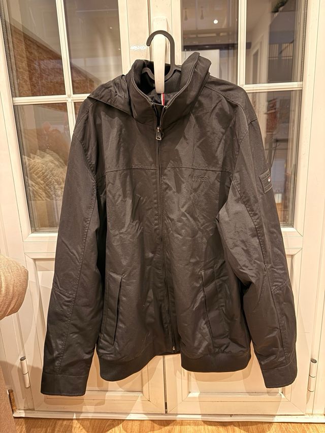 Abrigo Tommy Hilfiger Negro