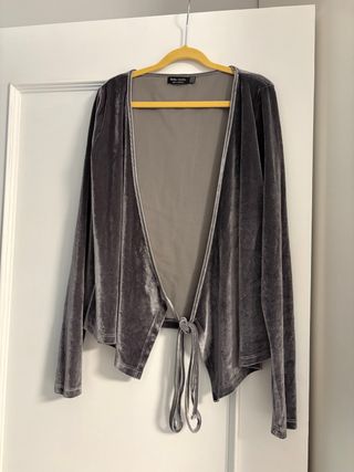 Rebeca terciopelo gris/plata cruzada