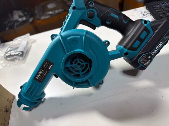 Soplador de hojas PULTUO DCBL4003