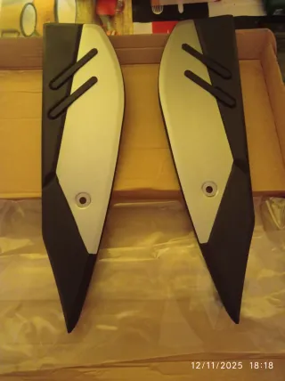 Reposapiés Yamaha XMAX