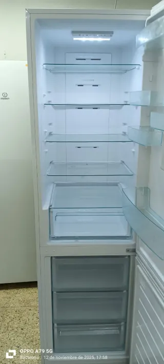 Nevera Combi Blanca Candy No Frost energía A+