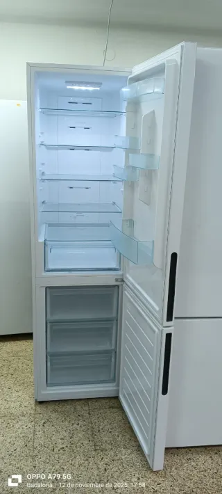 Nevera Combi Blanca Candy No Frost energía A+