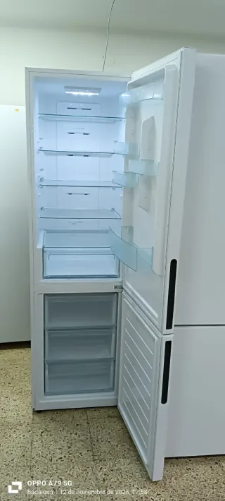 Nevera Combi Blanca Candy No Frost energía A+