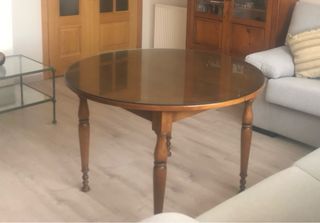 Vitrina de Salon y mesa a juego