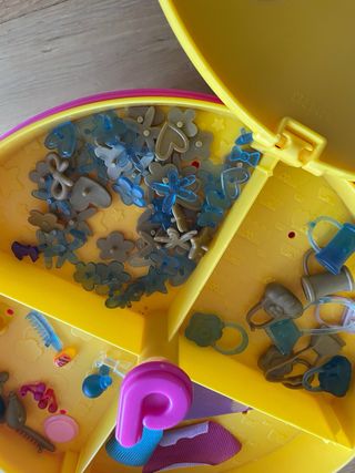 Cabeza PinyPon SuperHero y 5 muñecas