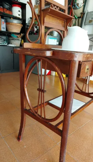 Palanganero de madera antiguo