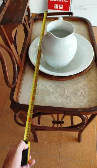 Palanganero de madera antiguo