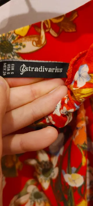 Pantalón estampado floral Stradivarius