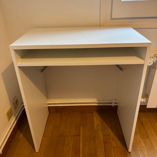 Escritorio IKEA con Silla