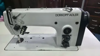 Máquina de coser industrial Dürkopp Adler