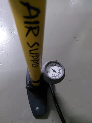 Hinchador de bici con manómetro