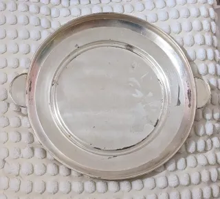 FUENTE redonda de BARRO con BANDEJA de asas ALPACA