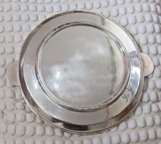 FUENTE redonda de BARRO con BANDEJA de asas ALPACA