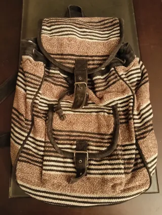 Mochila juvenil con rayas