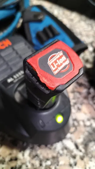 Atornillador Bosch Profesional + Cargador