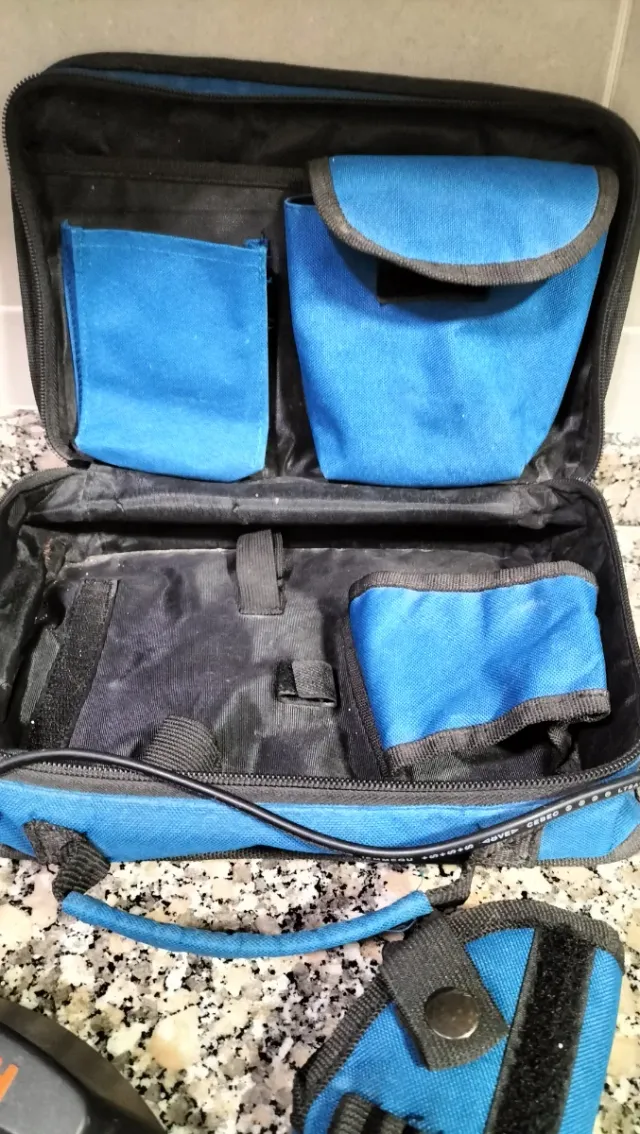 Atornillador Bosch Profesional + Cargador