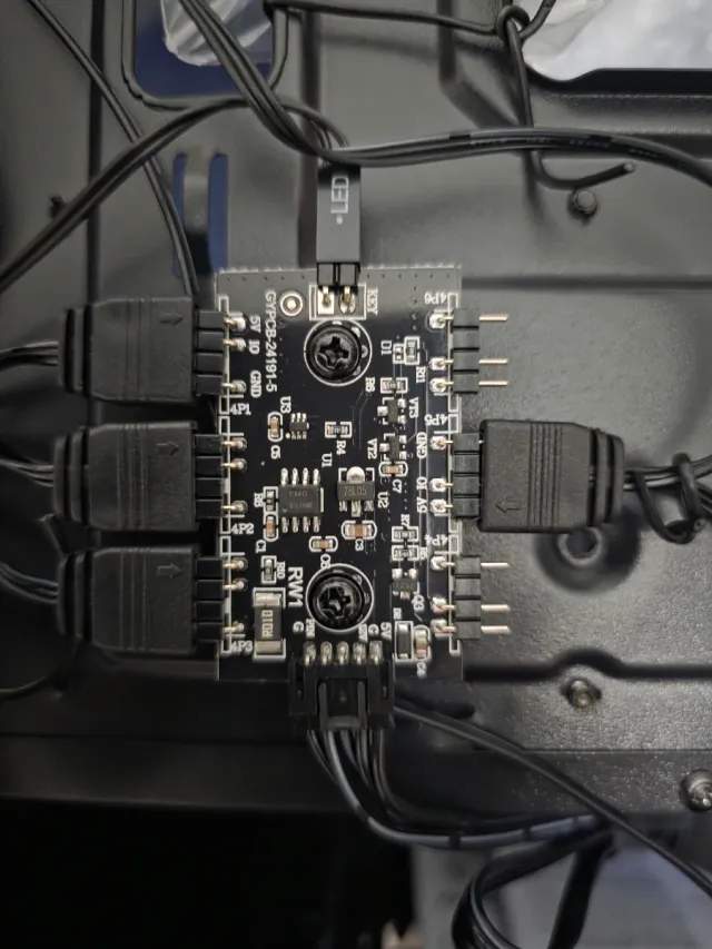 Caja PC Gaming MSI MAG FORGE M100R