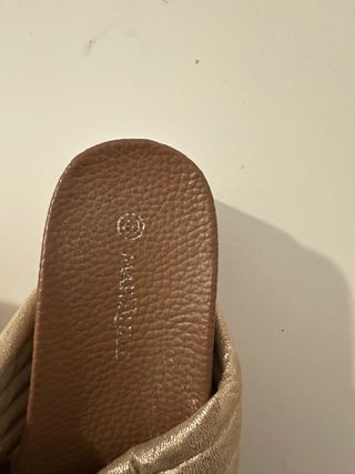 Sandalias plataforma MARQUIZ beige/doradas