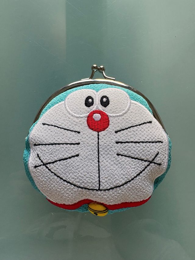Monedero Doraemon dibujo kimono japonés sakura