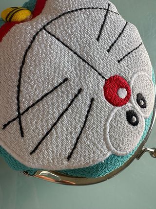 Monedero Doraemon dibujo kimono japonés sakura