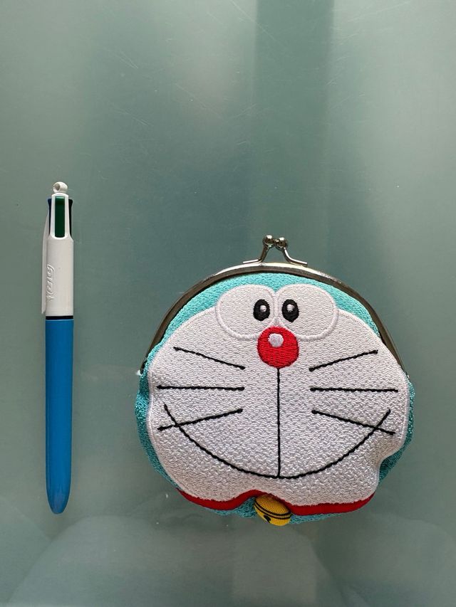Monedero Doraemon dibujo kimono japonés sakura