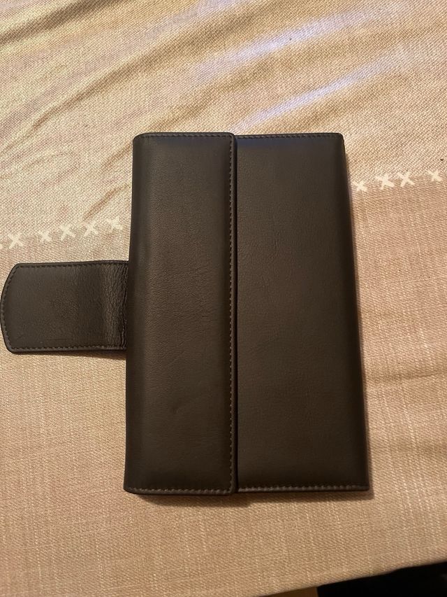 Cartera de piel de mujer