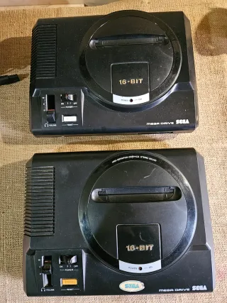 2 Sega Mega Drive 16-Bit Preto avariadas