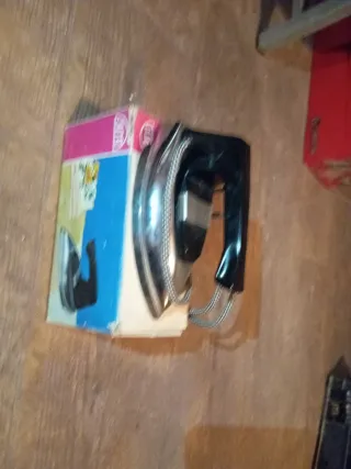 Plancha de ropa vintage JOTA