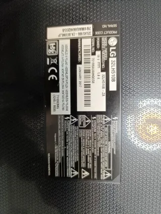 Televisor LG 32 LED (No Smart TV) Le faltan patas