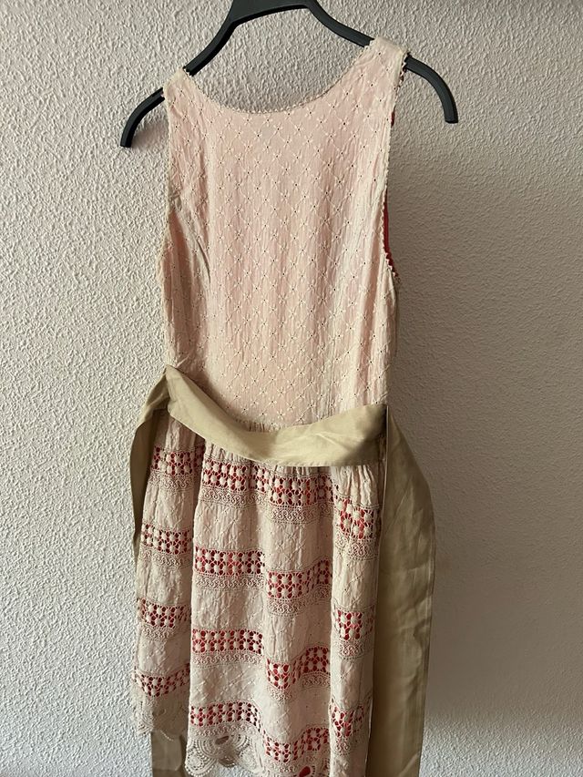 Vestido Studio Classics Beige y Rojo