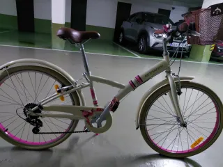Bicicleta infantil B'TWIN color crema y rosa