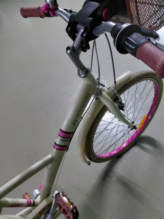 Bicicleta infantil B'TWIN color crema y rosa