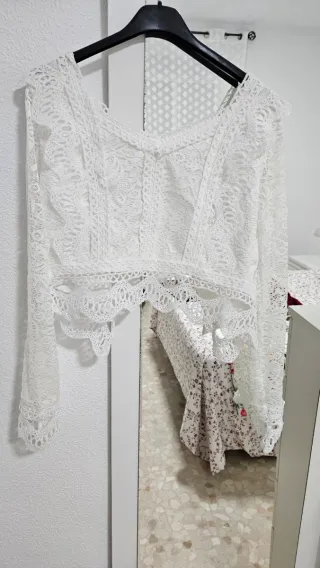 Blusa blanca encaje manga larga
