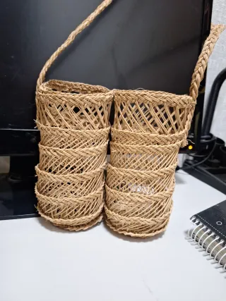 Artesanía de esparto hecha a mano