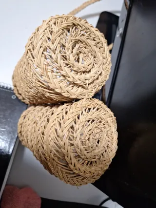 Artesanía de esparto hecha a mano